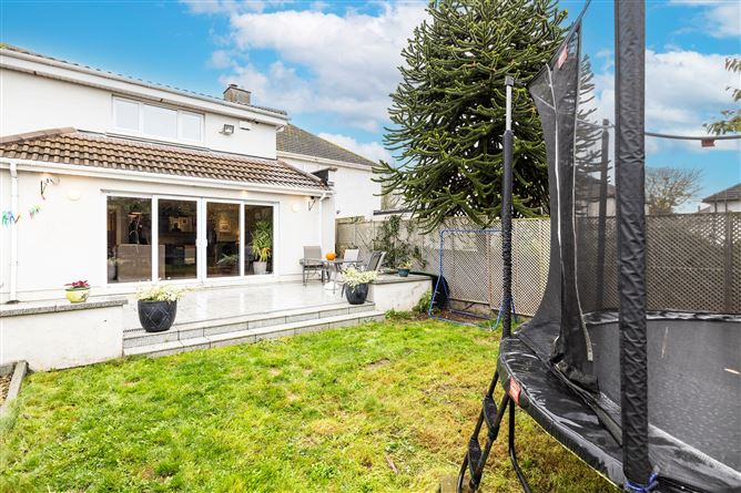 4 SHANOWEN GROVE, Santry, Dublin 9