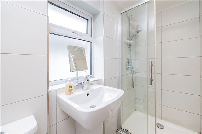 4 SHANOWEN GROVE, Santry, Dublin 9