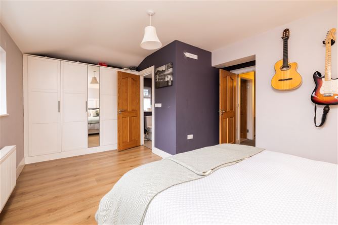 4 SHANOWEN GROVE, Santry, Dublin 9