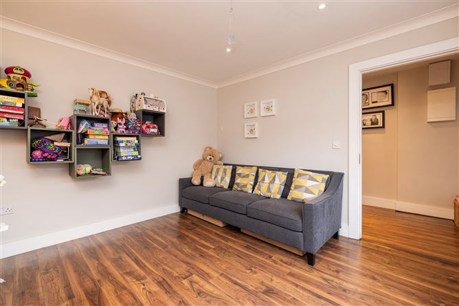 4 SHANOWEN GROVE, Santry, Dublin 9