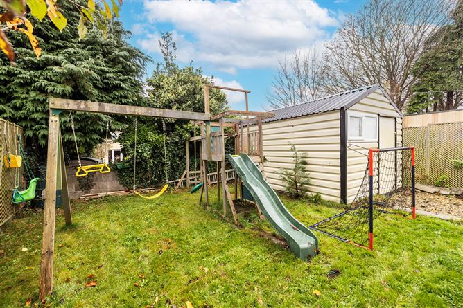 4 SHANOWEN GROVE, Santry, Dublin 9