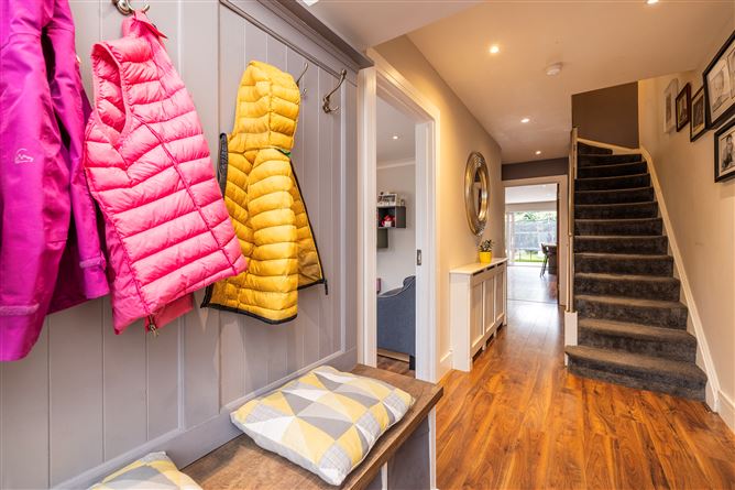 4 SHANOWEN GROVE, Santry, Dublin 9
