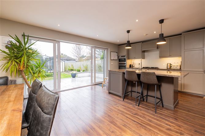 4 SHANOWEN GROVE, Santry, Dublin 9