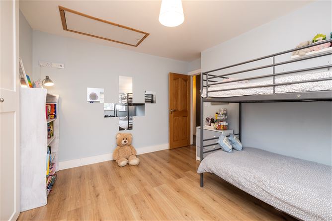 4 SHANOWEN GROVE, Santry, Dublin 9