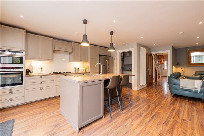 4 SHANOWEN GROVE, Santry, Dublin 9