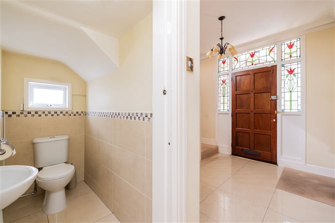 https://photos-a.propertyimages.ie/media/1/6/6/4927661/f3b10f78-bcef-4bb1-b4e6-9d89d44baf20_l.jpg