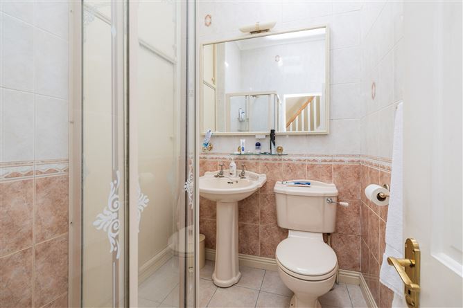 https://photos-a.propertyimages.ie/media/1/6/6/4927661/f3b10f78-bcef-4bb1-b4e6-9d89d44baf20_l.jpg