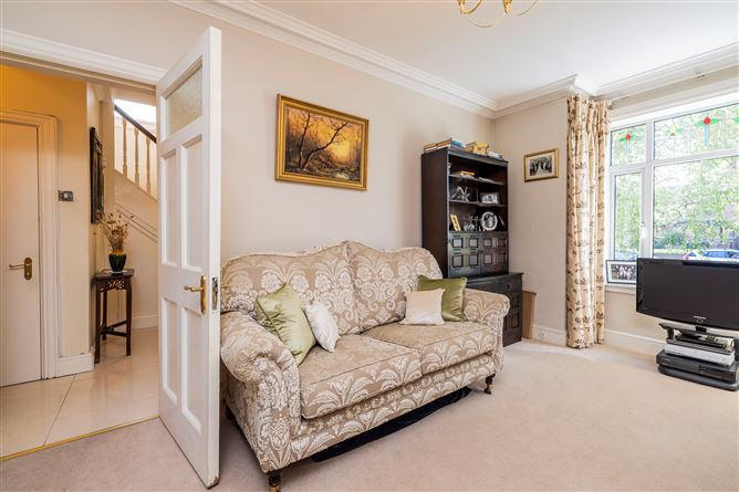 https://photos-a.propertyimages.ie/media/1/6/6/4927661/f3b10f78-bcef-4bb1-b4e6-9d89d44baf20_l.jpg
