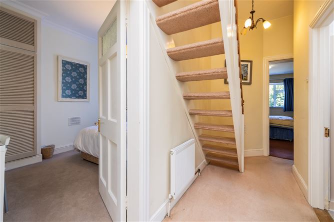 https://photos-a.propertyimages.ie/media/1/6/6/4927661/f3b10f78-bcef-4bb1-b4e6-9d89d44baf20_l.jpg