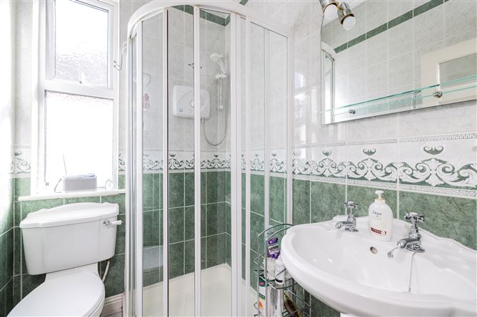 https://photos-a.propertyimages.ie/media/1/6/6/4927661/f3b10f78-bcef-4bb1-b4e6-9d89d44baf20_l.jpg