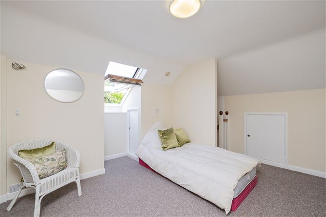 https://photos-a.propertyimages.ie/media/1/6/6/4927661/f3b10f78-bcef-4bb1-b4e6-9d89d44baf20_l.jpg