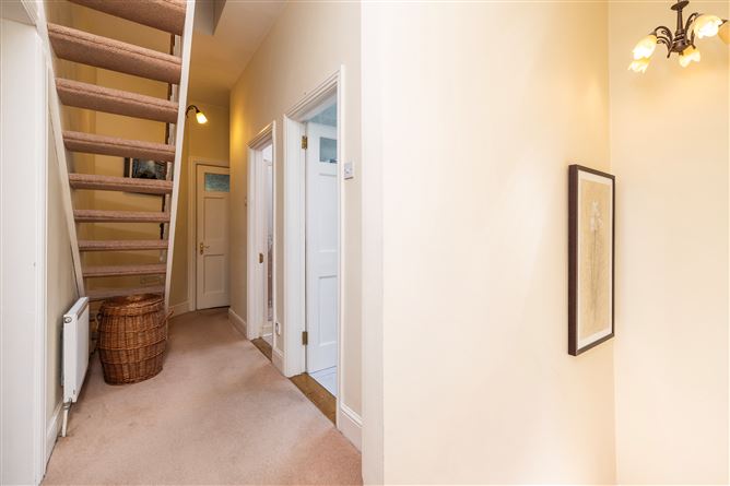 https://photos-a.propertyimages.ie/media/1/6/6/4927661/f3b10f78-bcef-4bb1-b4e6-9d89d44baf20_l.jpg