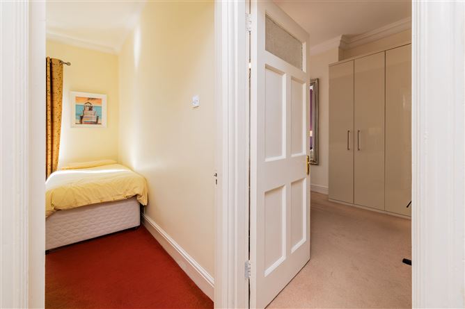 https://photos-a.propertyimages.ie/media/1/6/6/4927661/f3b10f78-bcef-4bb1-b4e6-9d89d44baf20_l.jpg