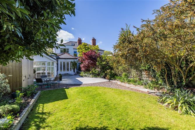 https://photos-a.propertyimages.ie/media/1/6/6/4927661/f3b10f78-bcef-4bb1-b4e6-9d89d44baf20_l.jpg