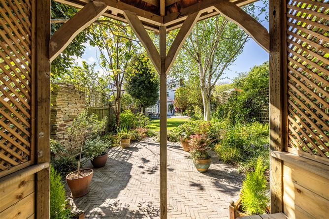 https://photos-a.propertyimages.ie/media/1/6/6/4927661/f3b10f78-bcef-4bb1-b4e6-9d89d44baf20_l.jpg