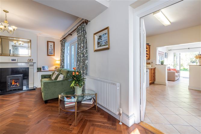 https://photos-a.propertyimages.ie/media/1/6/6/4927661/f3b10f78-bcef-4bb1-b4e6-9d89d44baf20_l.jpg