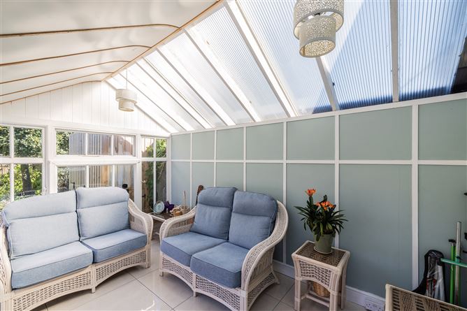 https://photos-a.propertyimages.ie/media/1/6/6/4927661/f3b10f78-bcef-4bb1-b4e6-9d89d44baf20_l.jpg
