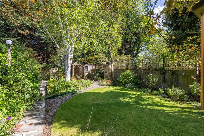 https://photos-a.propertyimages.ie/media/1/6/6/4927661/f3b10f78-bcef-4bb1-b4e6-9d89d44baf20_l.jpg