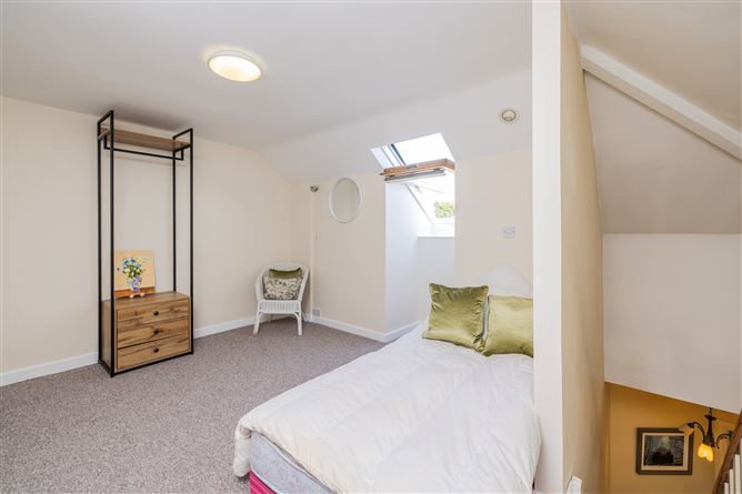 https://photos-a.propertyimages.ie/media/1/6/6/4927661/f3b10f78-bcef-4bb1-b4e6-9d89d44baf20_l.jpg