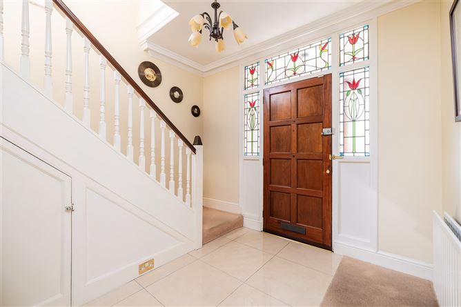 https://photos-a.propertyimages.ie/media/1/6/6/4927661/f3b10f78-bcef-4bb1-b4e6-9d89d44baf20_l.jpg