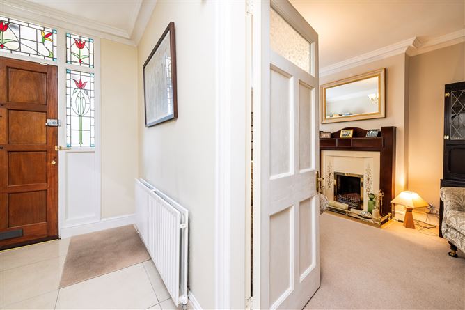 https://photos-a.propertyimages.ie/media/1/6/6/4927661/f3b10f78-bcef-4bb1-b4e6-9d89d44baf20_l.jpg