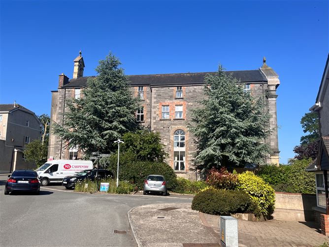 8 St Catherines Sienna