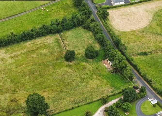Lands Bunnanertish, Knockanillaun, Ballina, Co. Mayo