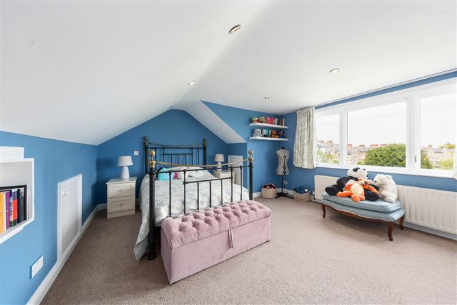 https://photos-a.propertyimages.ie/media/1/6/7/4997761/9c394711-0741-425c-8d33-5a251e7588ce_l.jpg
