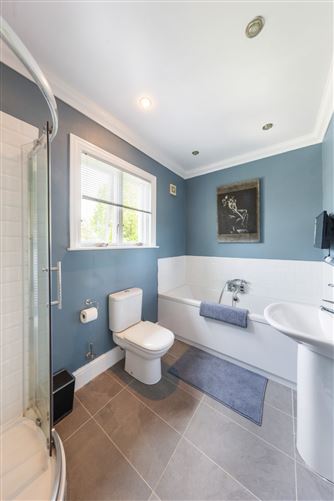 https://photos-a.propertyimages.ie/media/1/6/7/4997761/9c394711-0741-425c-8d33-5a251e7588ce_l.jpg