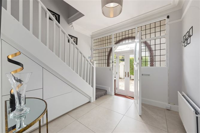 https://photos-a.propertyimages.ie/media/1/6/7/4997761/9c394711-0741-425c-8d33-5a251e7588ce_l.jpg