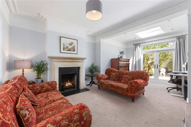 https://photos-a.propertyimages.ie/media/1/6/7/4997761/9c394711-0741-425c-8d33-5a251e7588ce_l.jpg