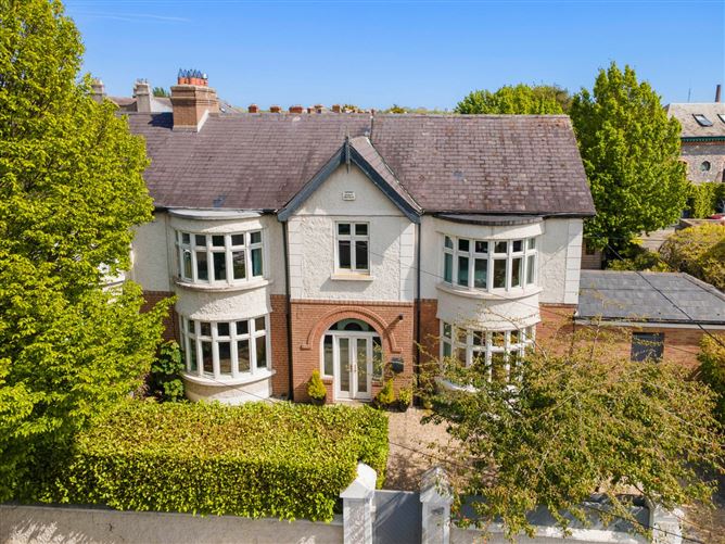 https://photos-a.propertyimages.ie/media/1/6/7/4997761/9c394711-0741-425c-8d33-5a251e7588ce_l.jpg