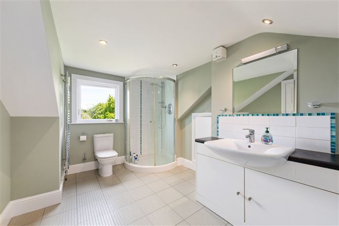 https://photos-a.propertyimages.ie/media/1/6/7/4997761/9c394711-0741-425c-8d33-5a251e7588ce_l.jpg
