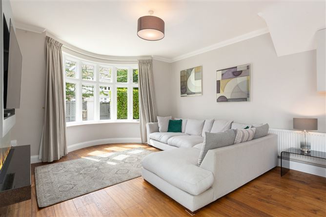 https://photos-a.propertyimages.ie/media/1/6/7/4997761/9c394711-0741-425c-8d33-5a251e7588ce_l.jpg