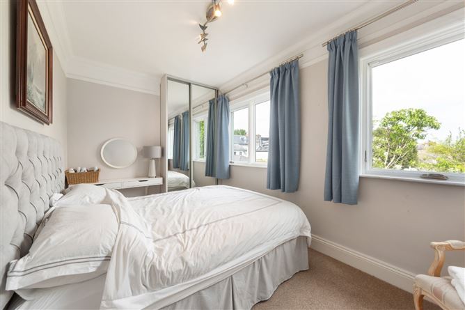https://photos-a.propertyimages.ie/media/1/6/7/4997761/9c394711-0741-425c-8d33-5a251e7588ce_l.jpg