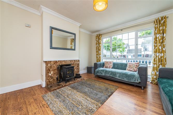 https://photos-a.propertyimages.ie/media/1/6/7/5008761/d432de76-f7fe-4e11-9cf0-365d4b512a0c_l.jpg