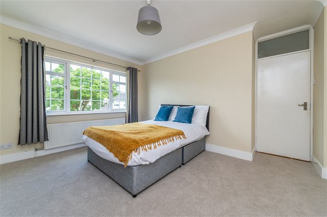 https://photos-a.propertyimages.ie/media/1/6/7/5008761/d432de76-f7fe-4e11-9cf0-365d4b512a0c_l.jpg