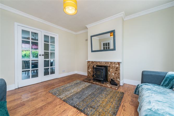 https://photos-a.propertyimages.ie/media/1/6/7/5008761/d432de76-f7fe-4e11-9cf0-365d4b512a0c_l.jpg