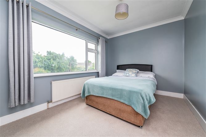 https://photos-a.propertyimages.ie/media/1/6/7/5008761/d432de76-f7fe-4e11-9cf0-365d4b512a0c_l.jpg