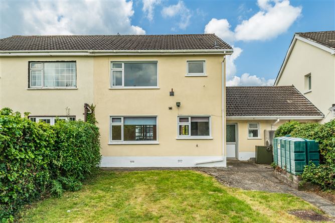https://photos-a.propertyimages.ie/media/1/6/7/5008761/d432de76-f7fe-4e11-9cf0-365d4b512a0c_l.jpg