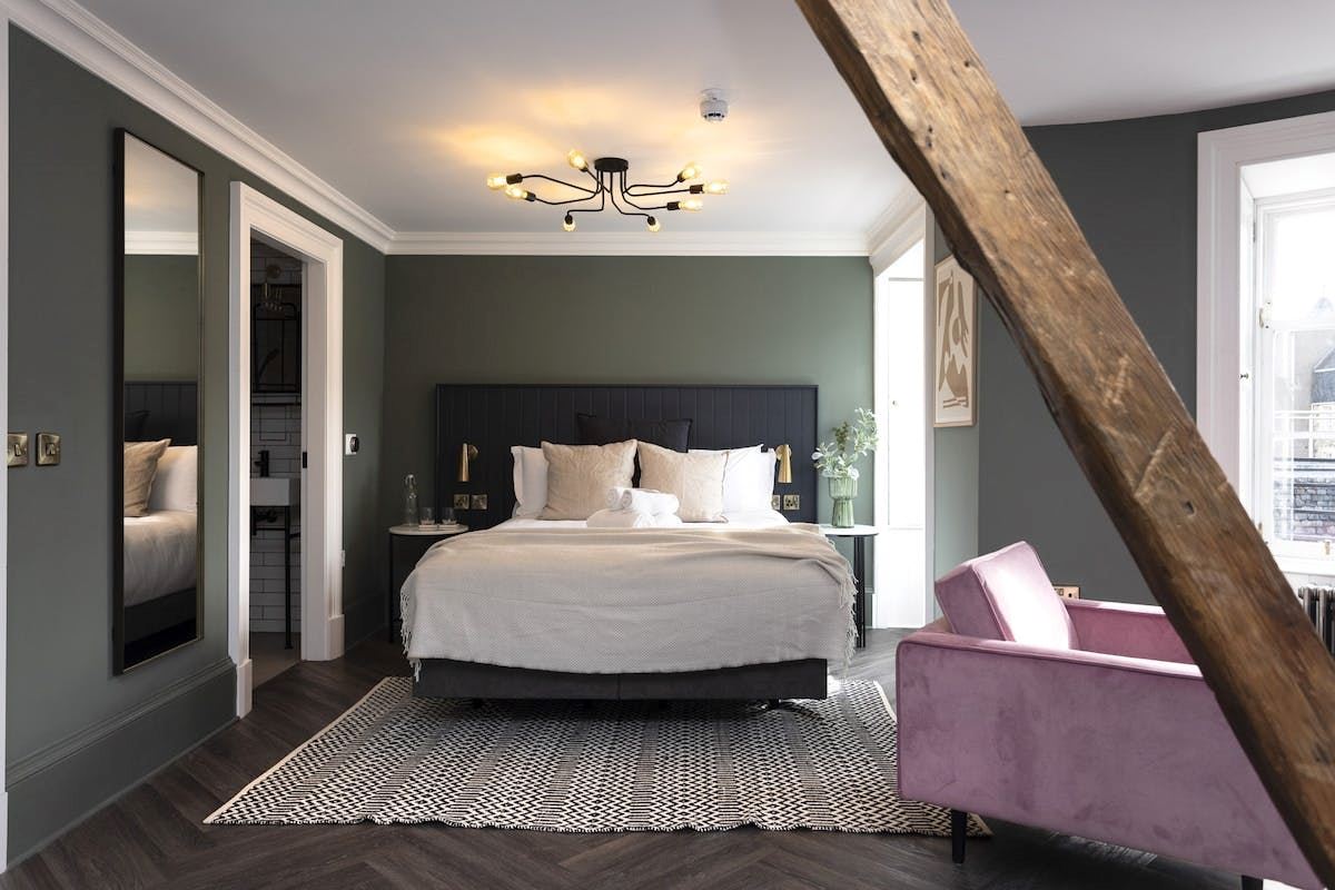 Photo 1 of 10 — Blush & Pewter,Edinburgh,City of Edinburgh,Scotland