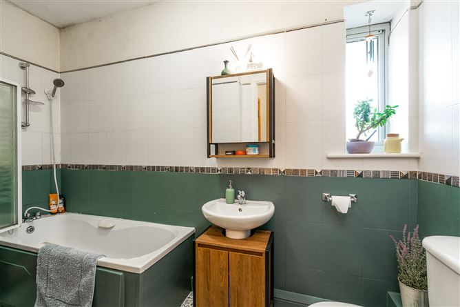 3 Grianan Fidh, Aikens Village, Stepaside, Dublin 18
