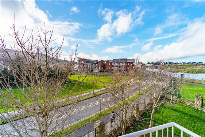 3 Grianan Fidh, Aikens Village, Stepaside, Dublin 18