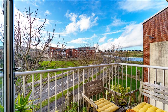 3 Grianan Fidh, Aikens Village, Stepaside, Dublin 18