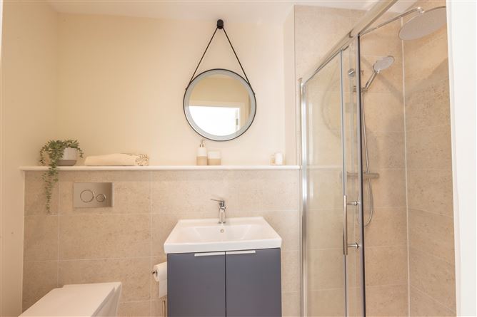 https://photos-a.propertyimages.ie/media/1/6/8/4904861/f96d0f79-da98-41b3-828f-bc3dbaf65b77_l.jpg