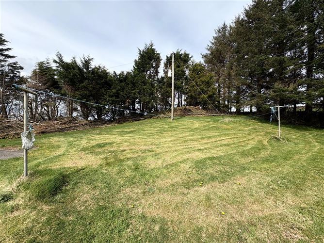 Sroove, Monasteraden, Sligo