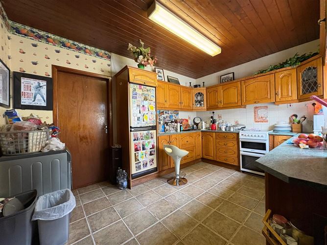 Sroove, Monasteraden, Sligo