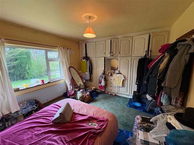 Sroove, Monasteraden, Sligo