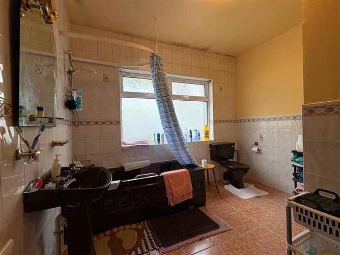 Sroove, Monasteraden, Sligo