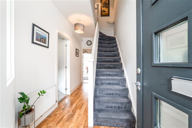 25 Belarmine Place, Stepaside,   Dublin 18
